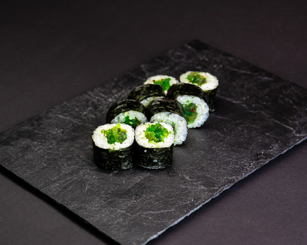 Maki ensalada de algas (8 piezas)